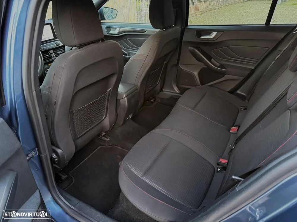 Ford Focus SW - 13