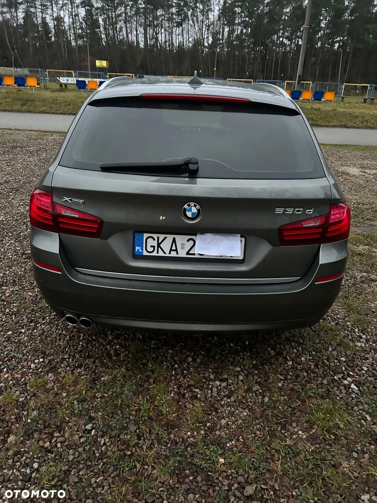 BMW Seria 5 530d xDrive Luxury Line - 2