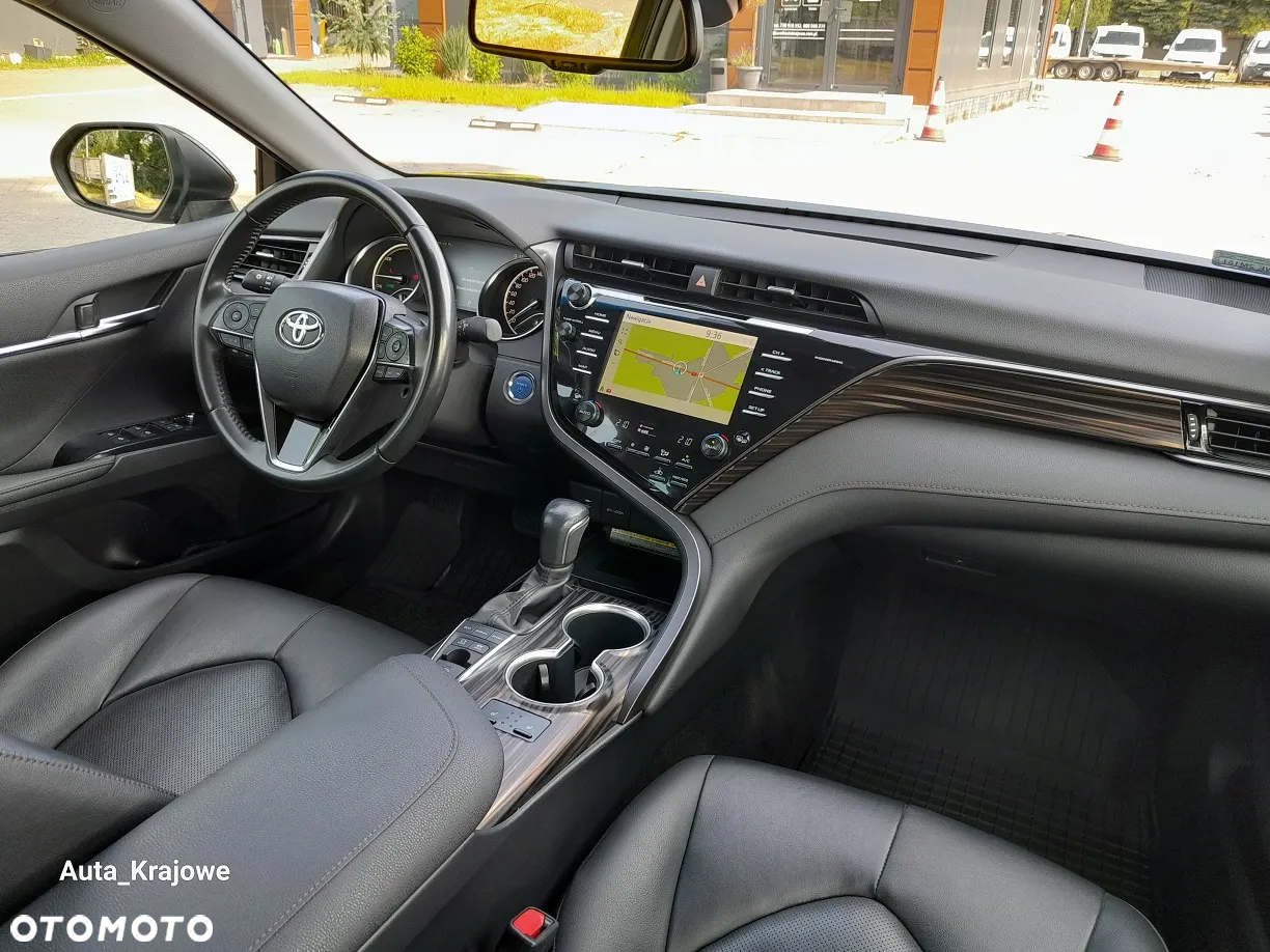Toyota Camry 2.5 Hybrid Executive CVT - 9