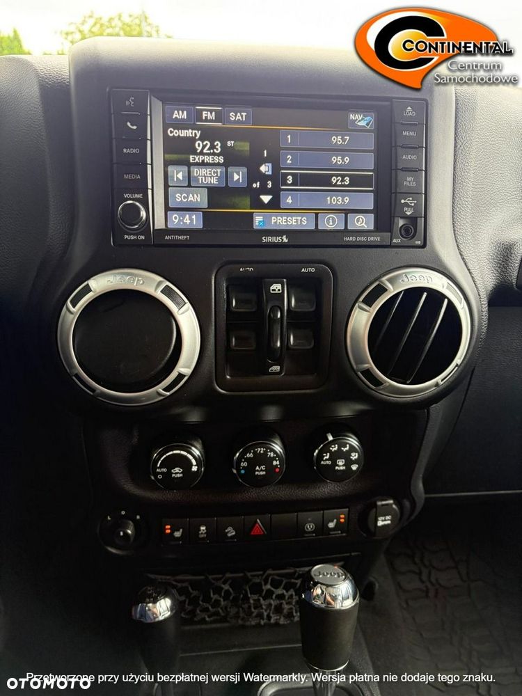 Jeep Wrangler - 10