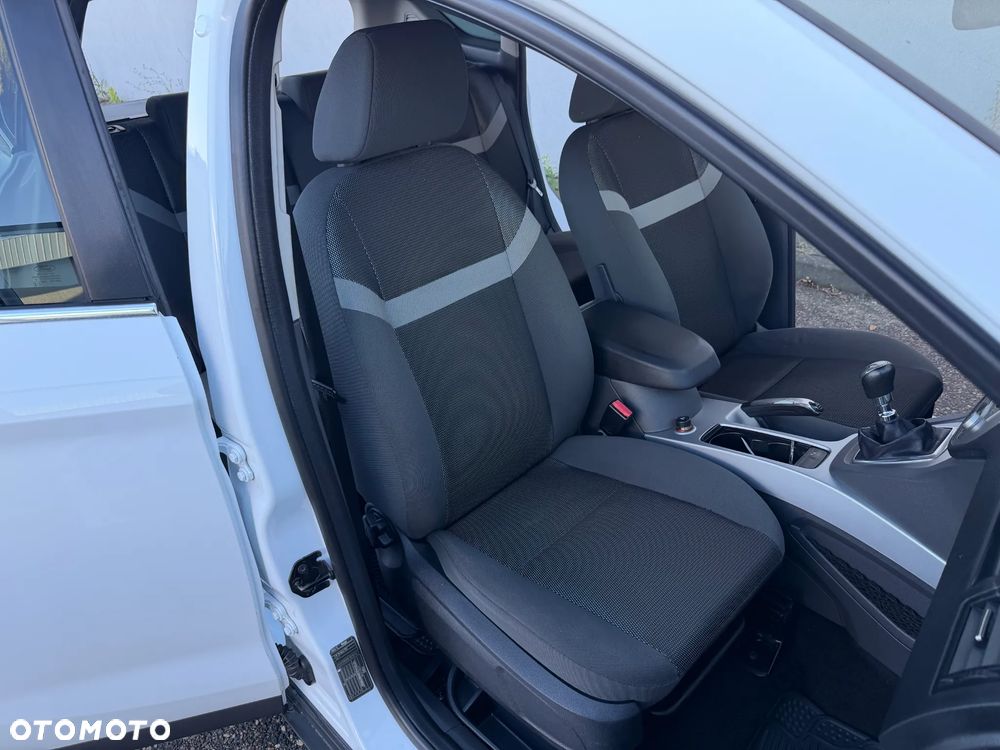 Ford Kuga 2.0 TDCi 2x4 Titanium - 23