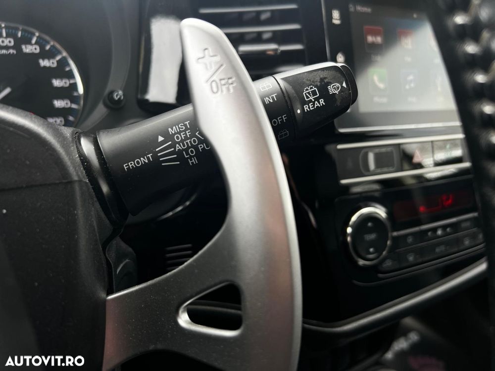 Mitsubishi Outlander - 21