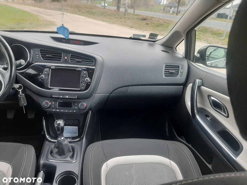 Kia Ceed 1.6 GDI Platinum Edition - 22