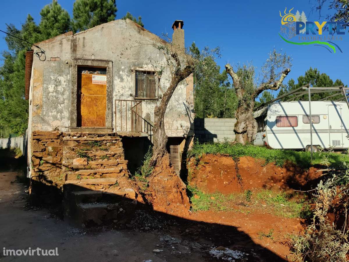 Ruína para recuperar situada perto da Sertã - Grande imagem: 4/8
