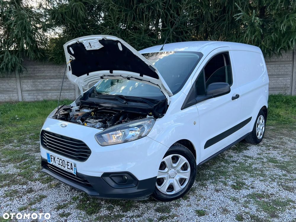 Ford Transit Courier - 13