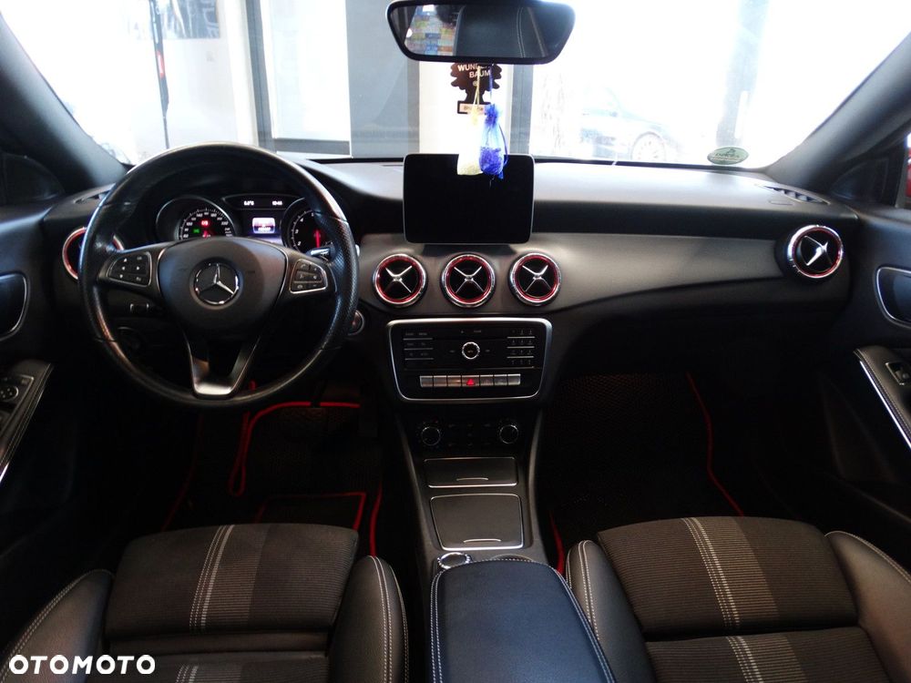 Mercedes-Benz CLA - 17