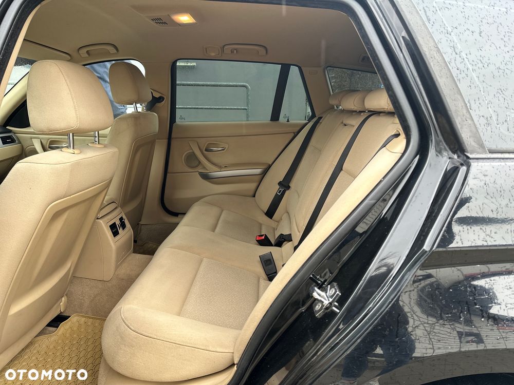 BMW Seria 3 318d - 8