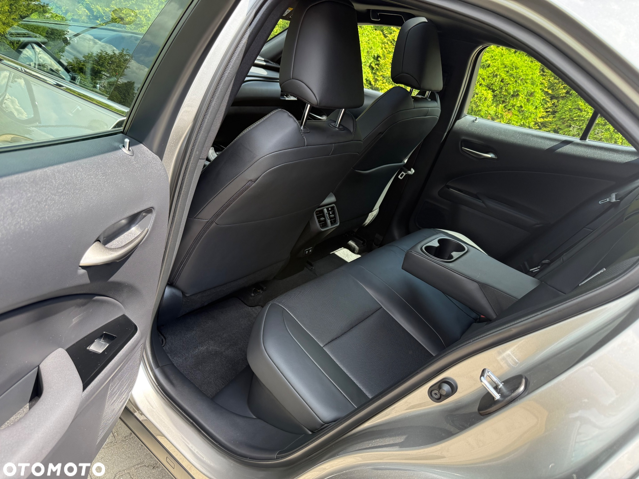 Lexus UX 250h - 16