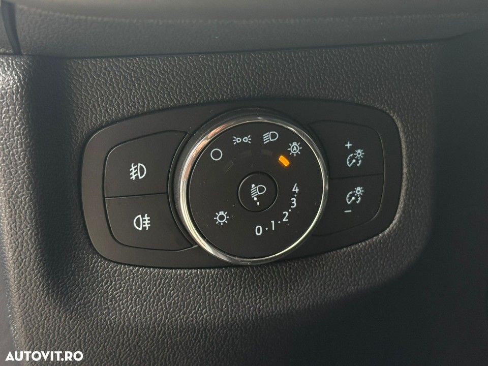 Ford Tourneo Courier - 11