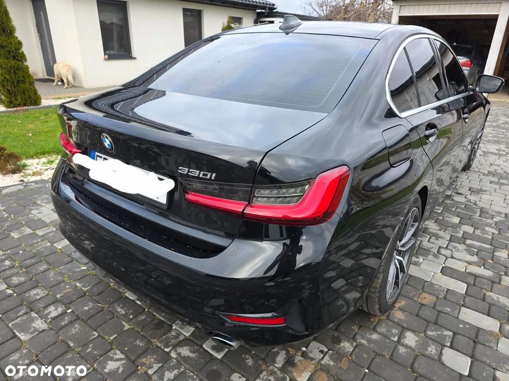BMW Seria 3 330i Sport - 12