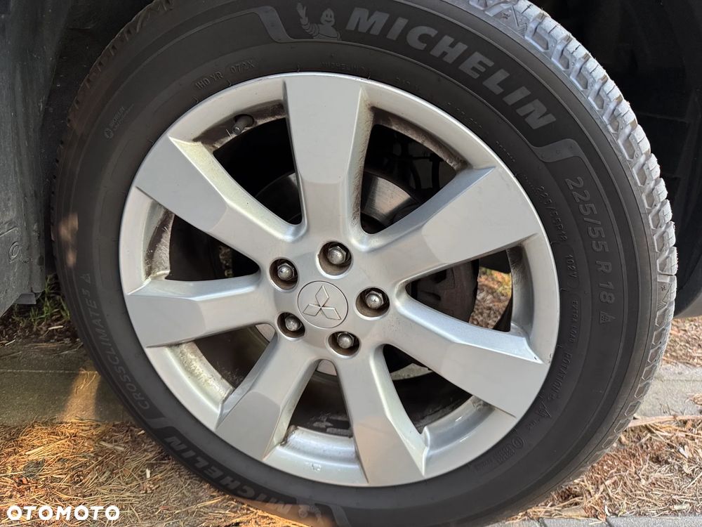 Mitsubishi Outlander 2.4 4WD CVT Intense - 21