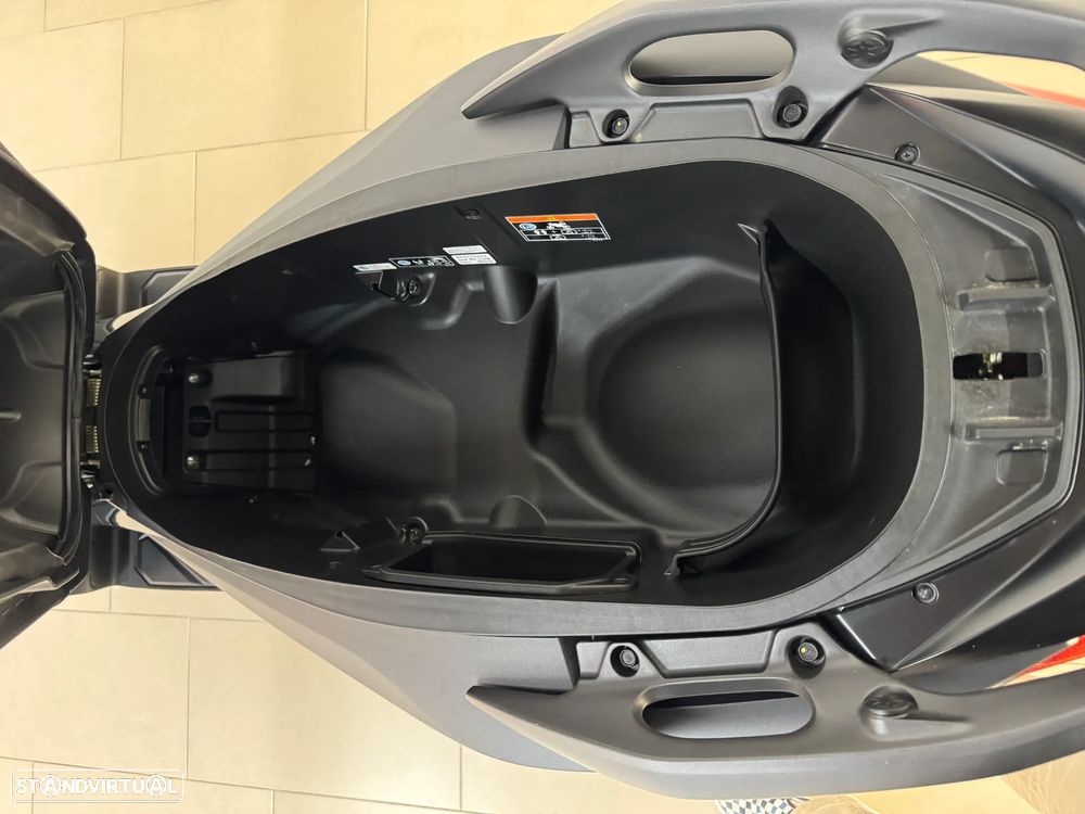 Honda Forza 125 Matte TFT - 8