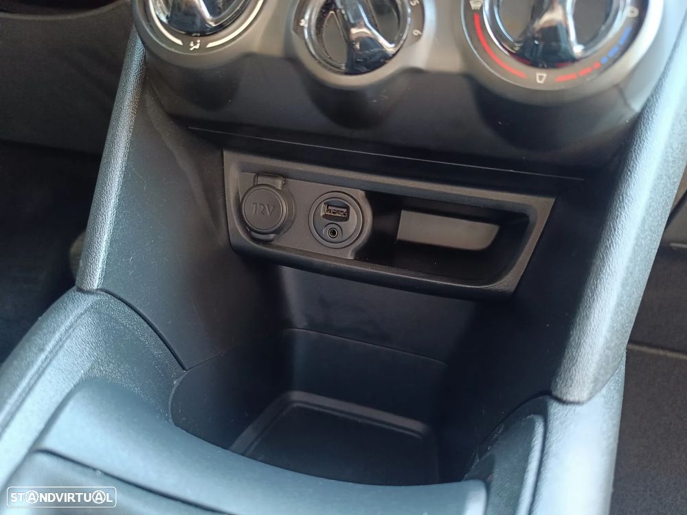Peugeot 208 1.2 VTi SE Style - 23