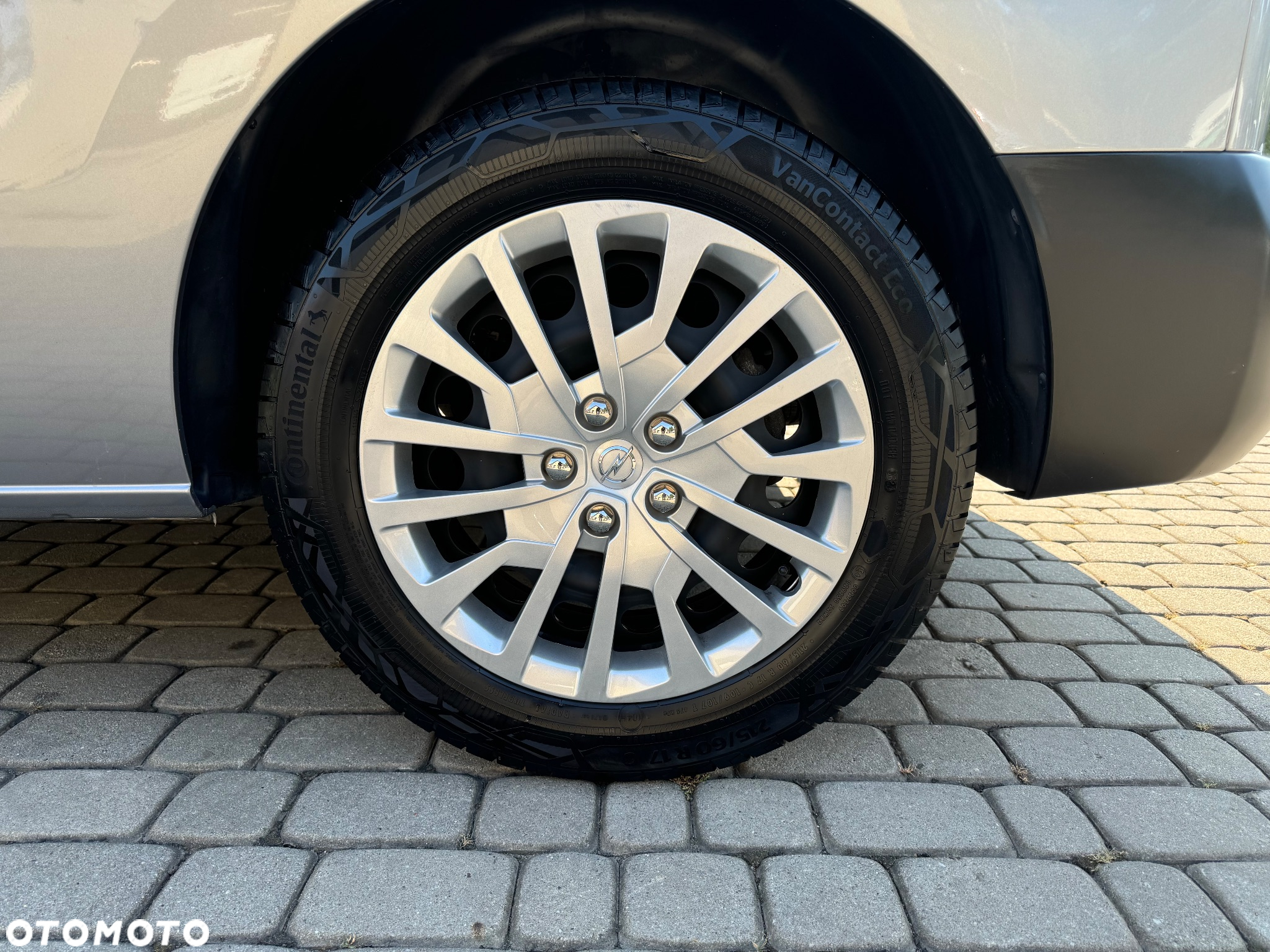 Opel Vivaro - 18
