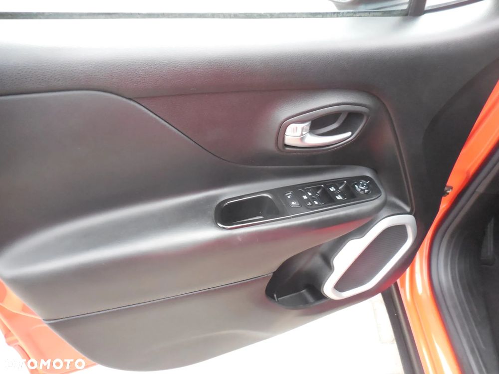 Jeep Renegade - 16