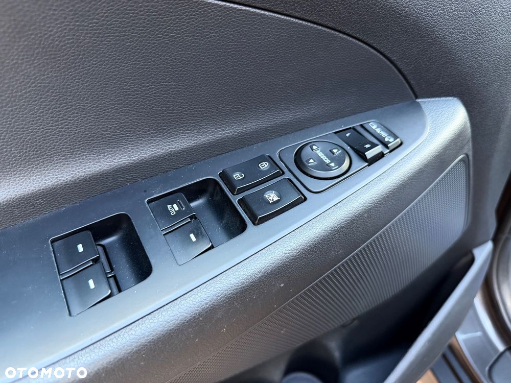 Hyundai Tucson 1.7 CRDI BlueDrive Comfort 2WD - 27