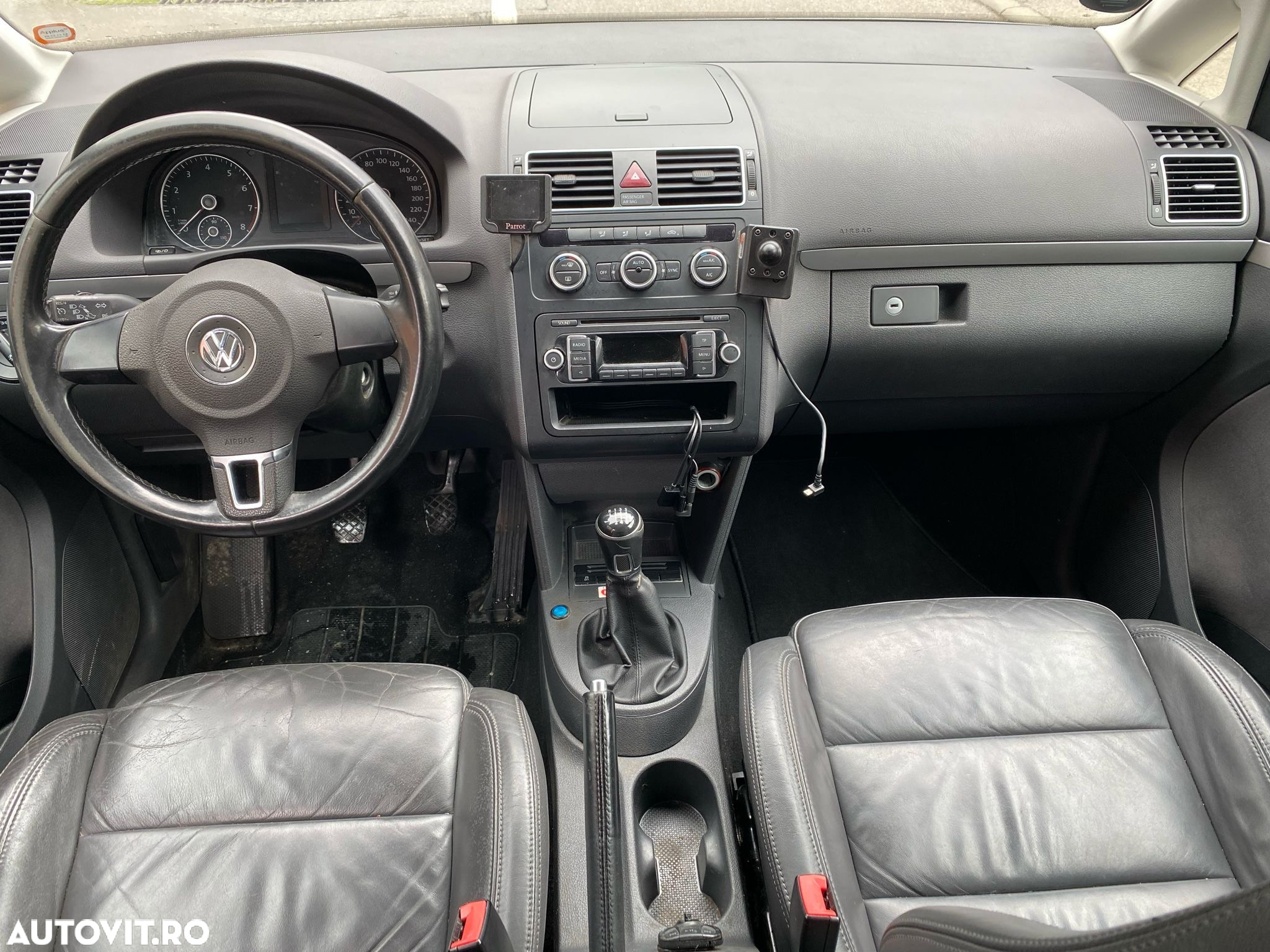 Volkswagen Touran 1.2 TSI (BlueMotion Technology) Comfortline - 4