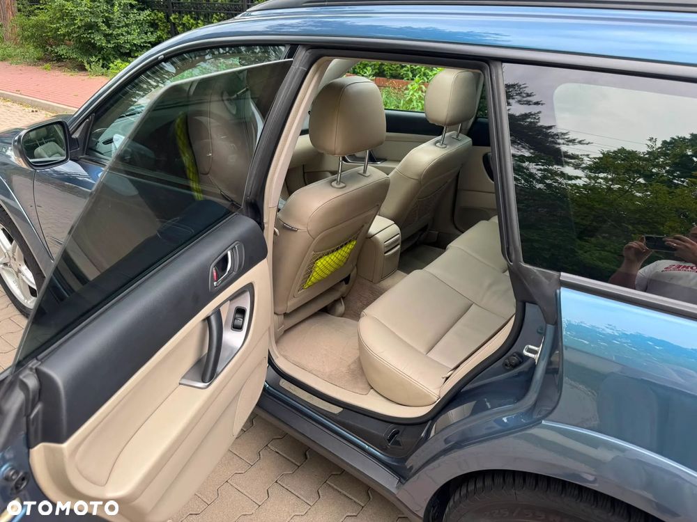 Subaru Outback 3.0 H6 - 12