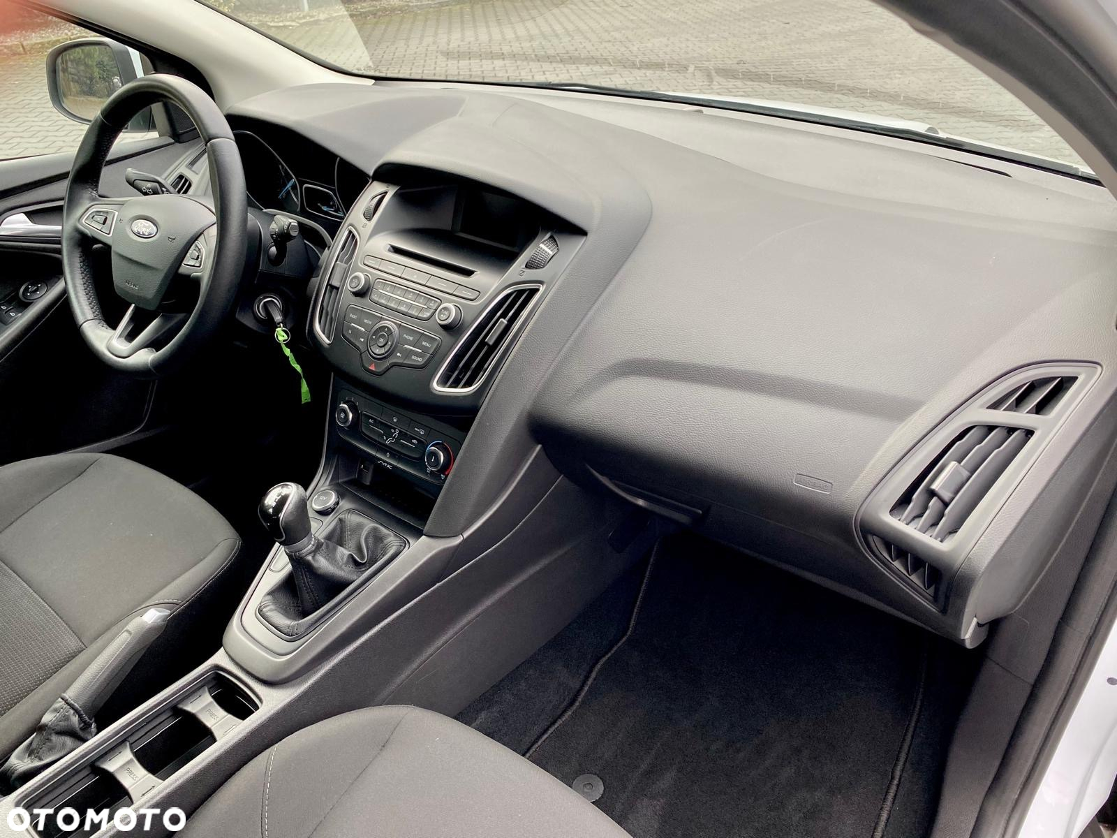 Ford Focus 1.0 EcoBoost Connected - 27