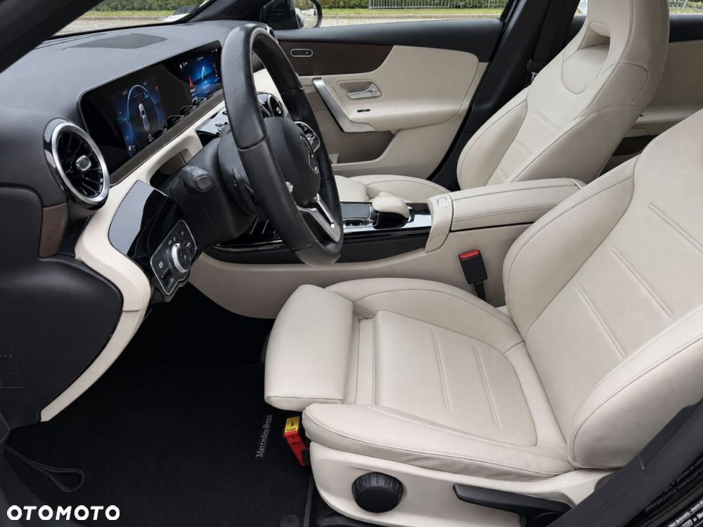 Mercedes-Benz Klasa A 200 Style 7G-DCT - 18