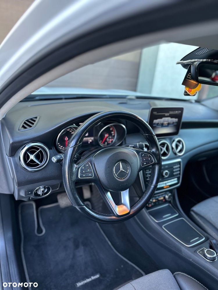 Mercedes-Benz GLA - 24