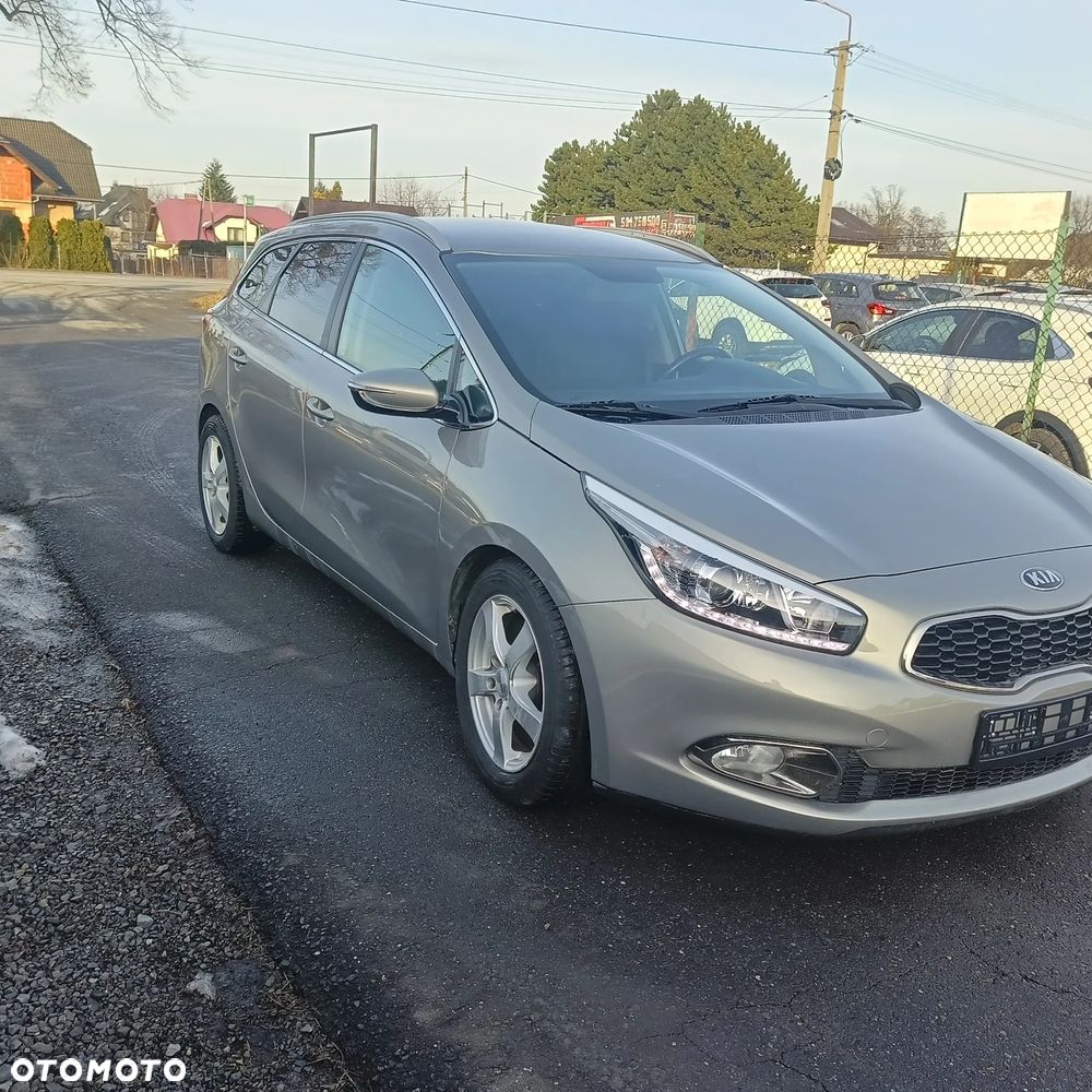 Kia Ceed 1.6 GDI Dream-Team Edition - 12