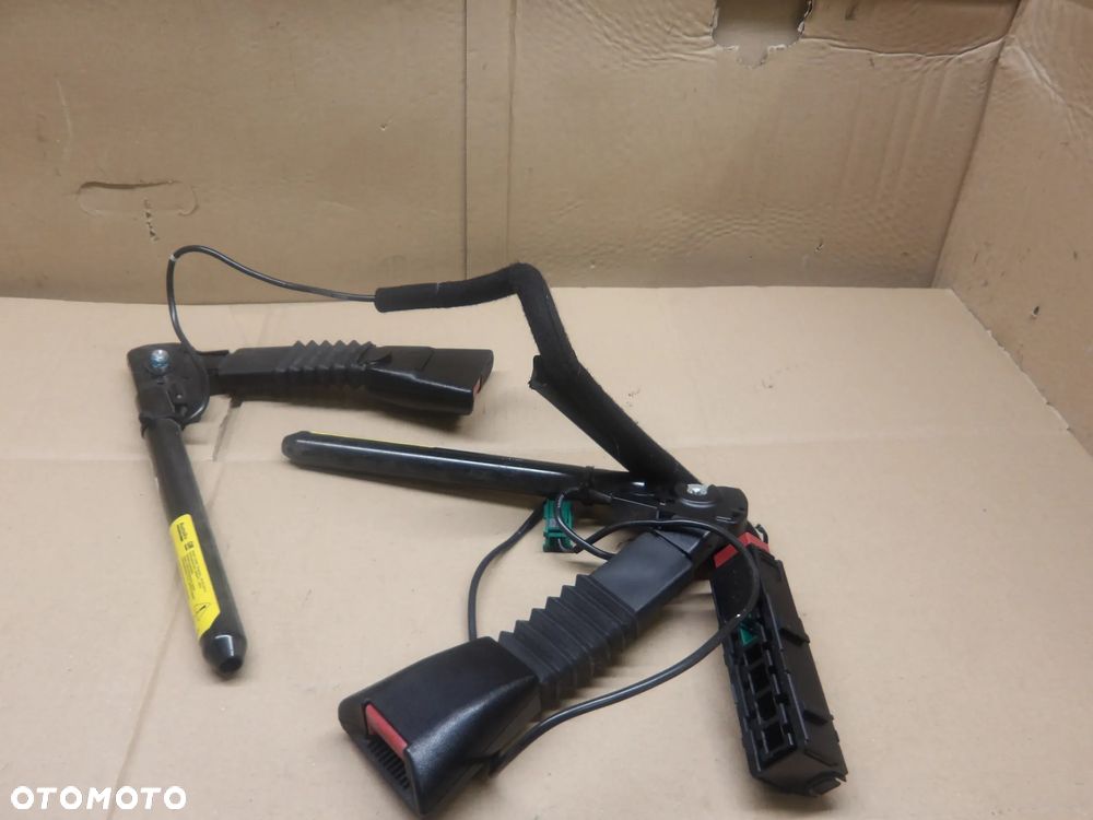 OPEL CORSA C 00-03 1.2B ZAPINKA NAPINACZ PASA PRAWY LEWY PRZÓD - 1