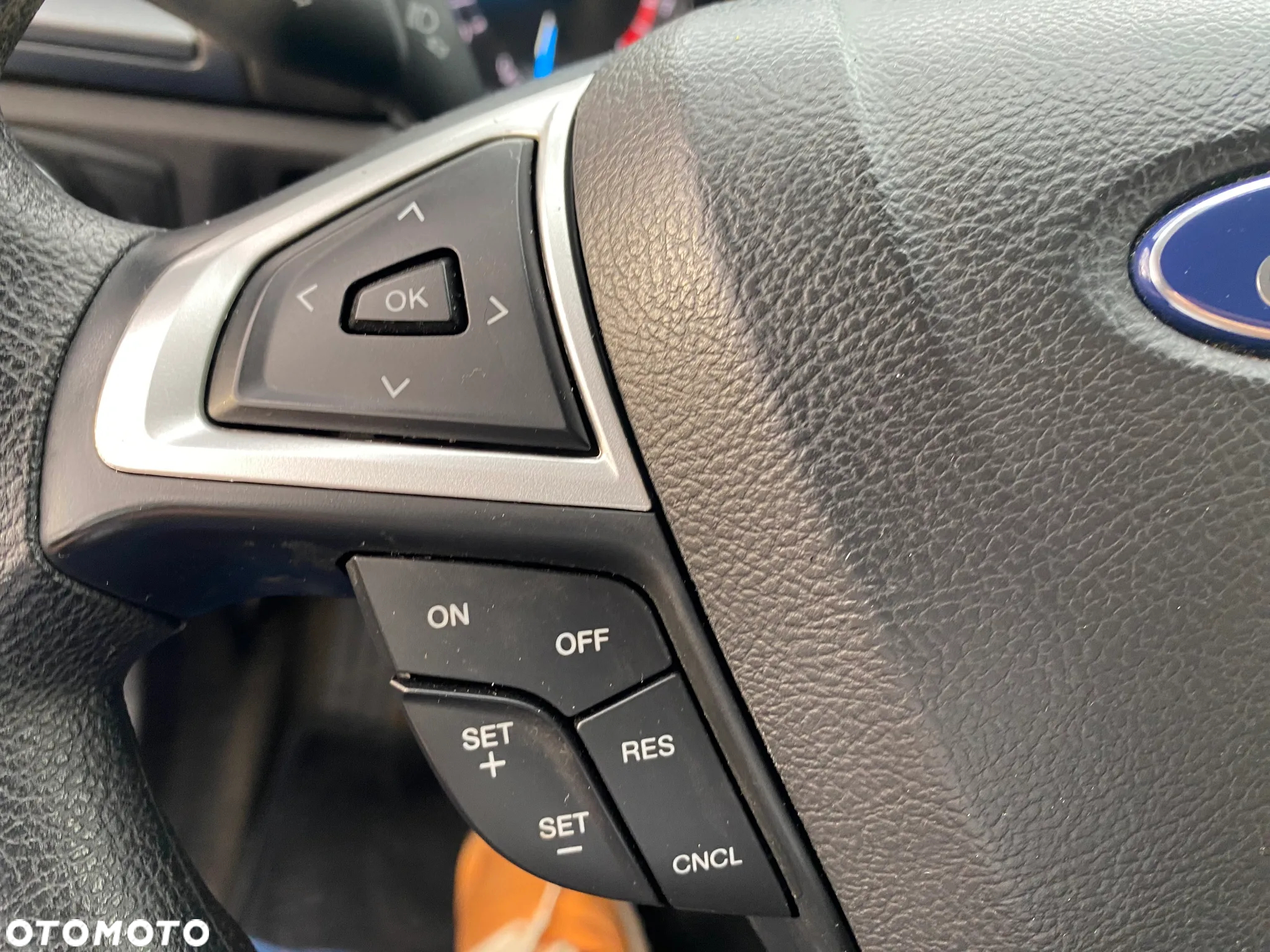 Ford Fusion - 24