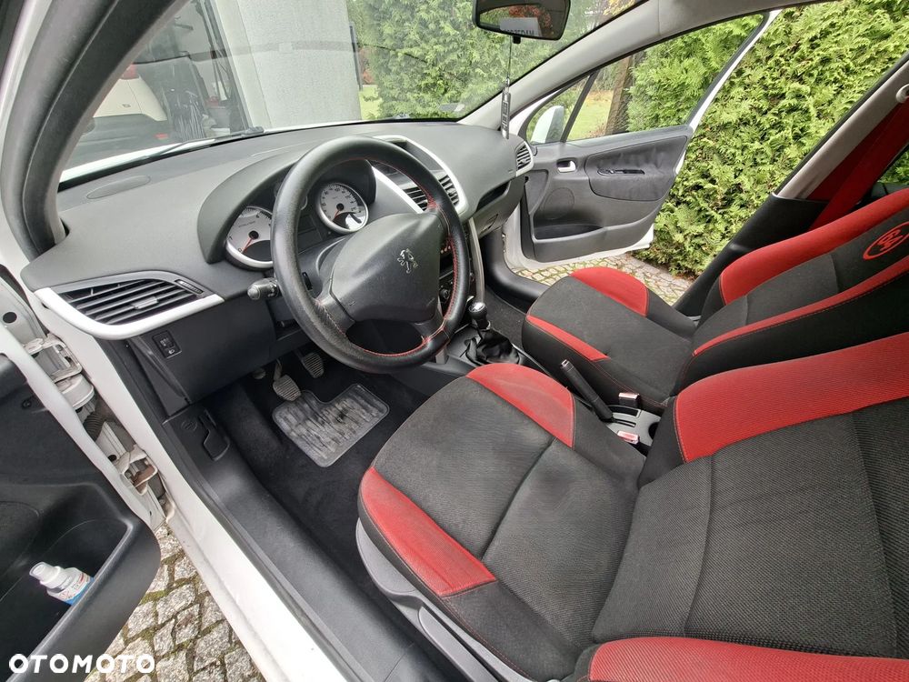 Peugeot 207 - 11