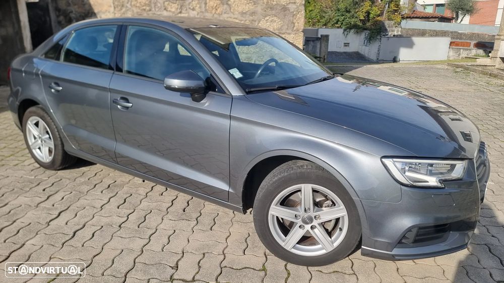 Audi A3 Limousine 1.6 TDI Business Line Attraction - 2