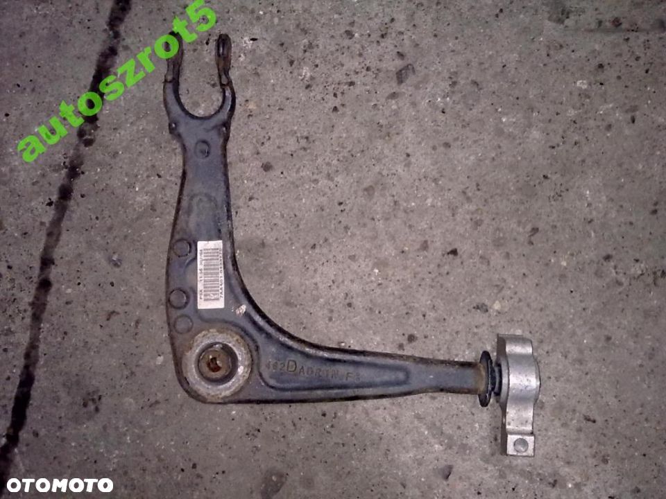 PEUGEOT 407 WAHACZ PRAWY PRZÓD - 1