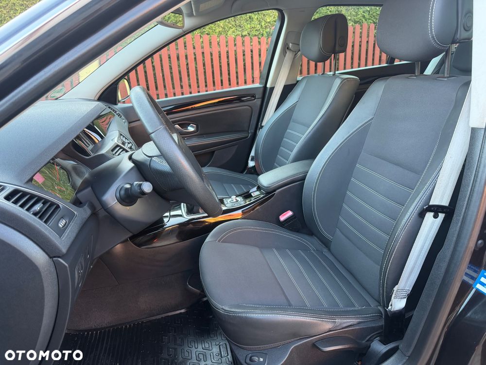 Renault Laguna dCi 150 FAP Start-Stop Bose Edition - 24