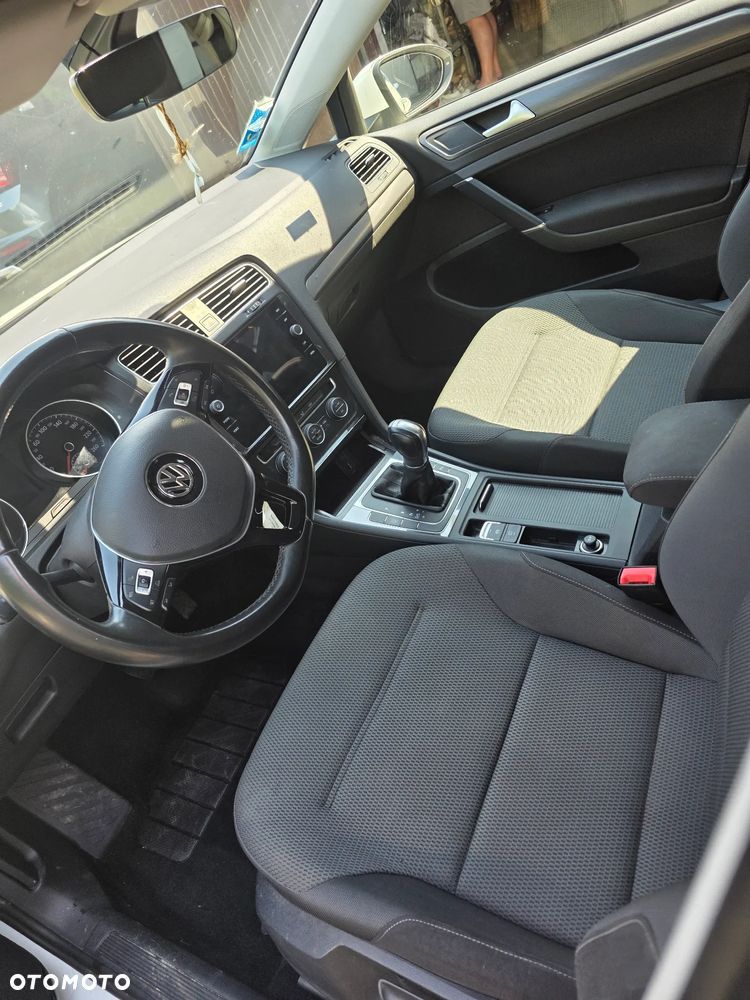 Volkswagen Golf - 8