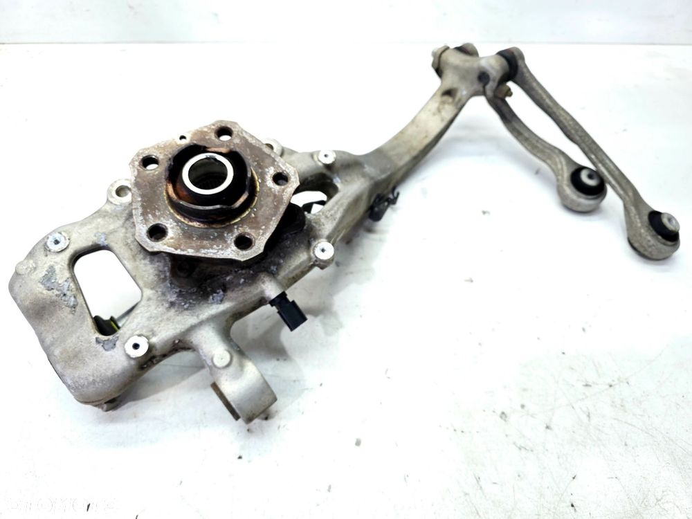 ZWROTNICA PIASTA PRAWY PRZÓD AUDI Q7 4M 4M0407272J 4M0407560 - 4