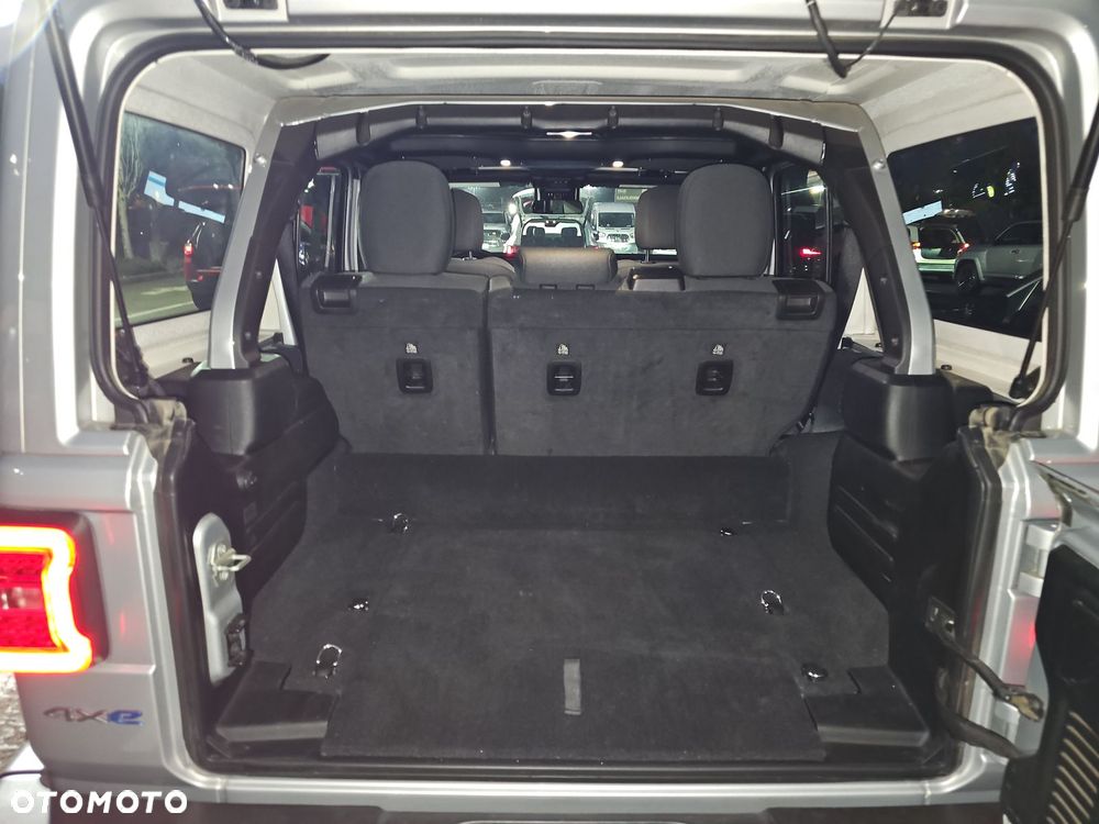 Jeep Wrangler - 11