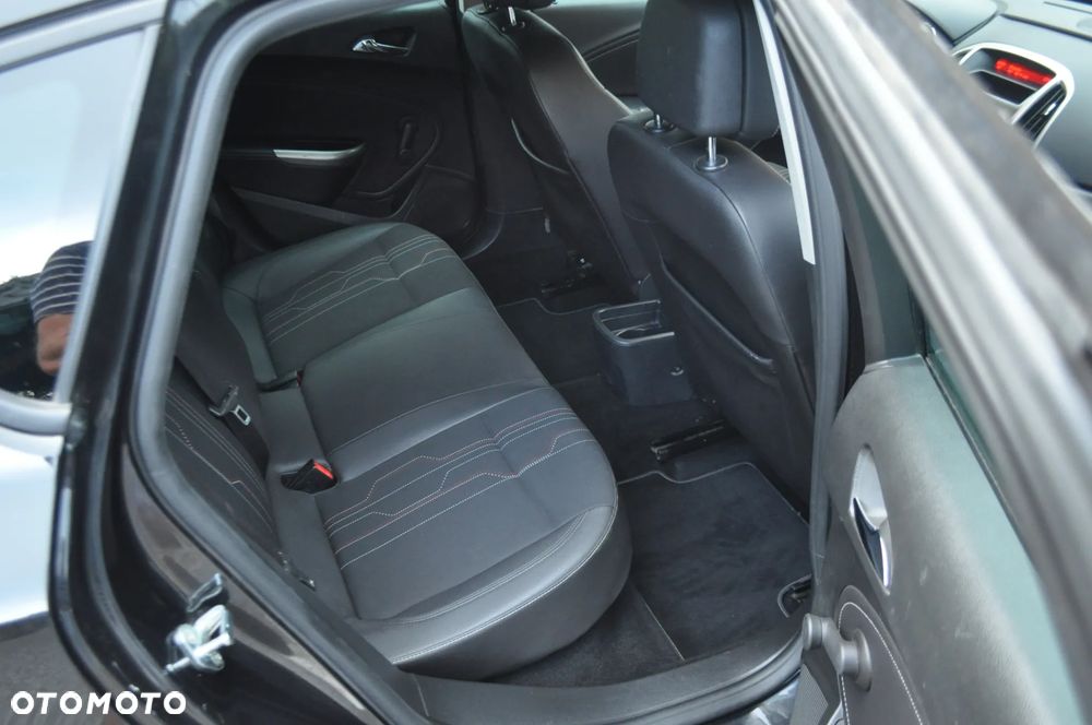 Opel Astra 1.4 Turbo 150 Jahre - 21