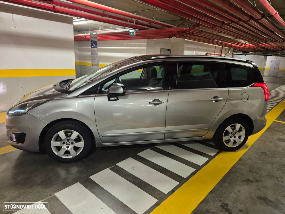 Peugeot 5008 1.6 HDi 7L Allure - 2