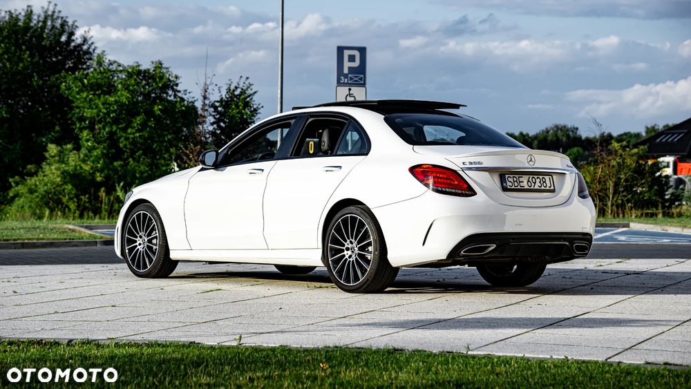 Mercedes-Benz Klasa C 300 4MATIC 9G-TRONIC - 9