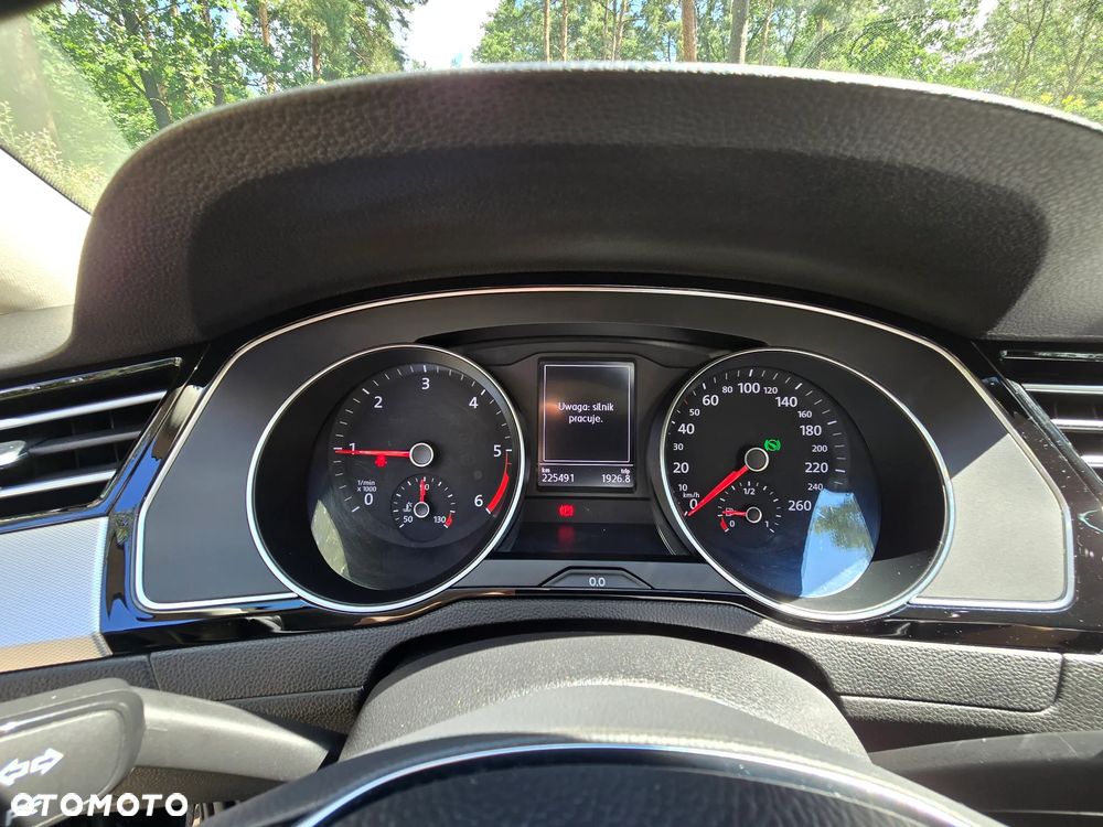 Volkswagen Passat 2.0 TDI (BlueMotion Technology) DSG Comfortline - 8