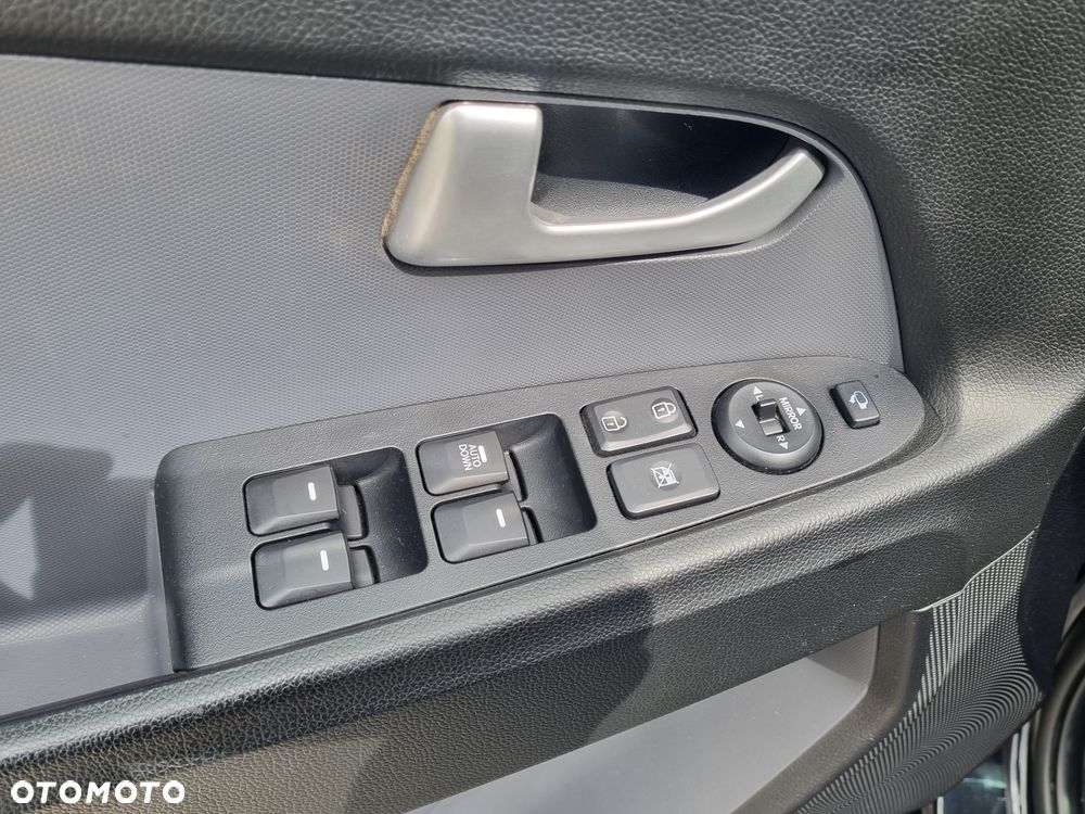 Kia Sportage 2.0 CRDI L - 13
