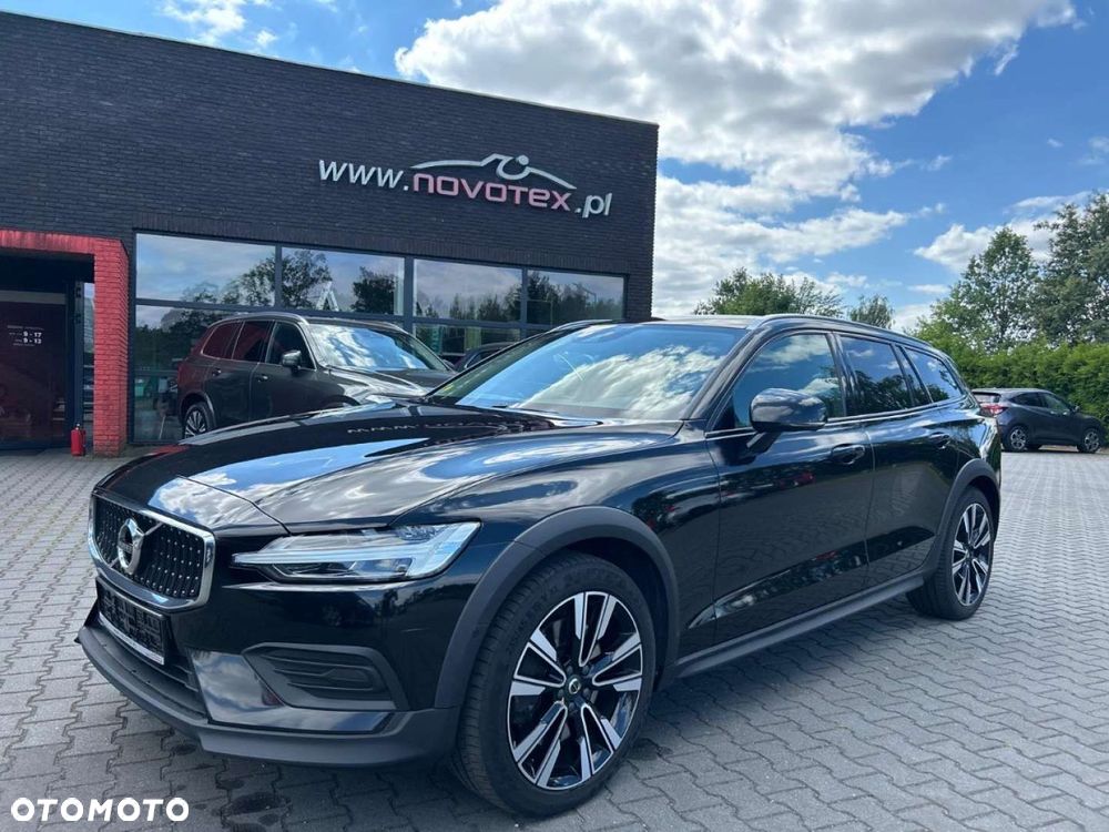 Volvo V60 Cross Country D3 Geartronic Momentum - 1