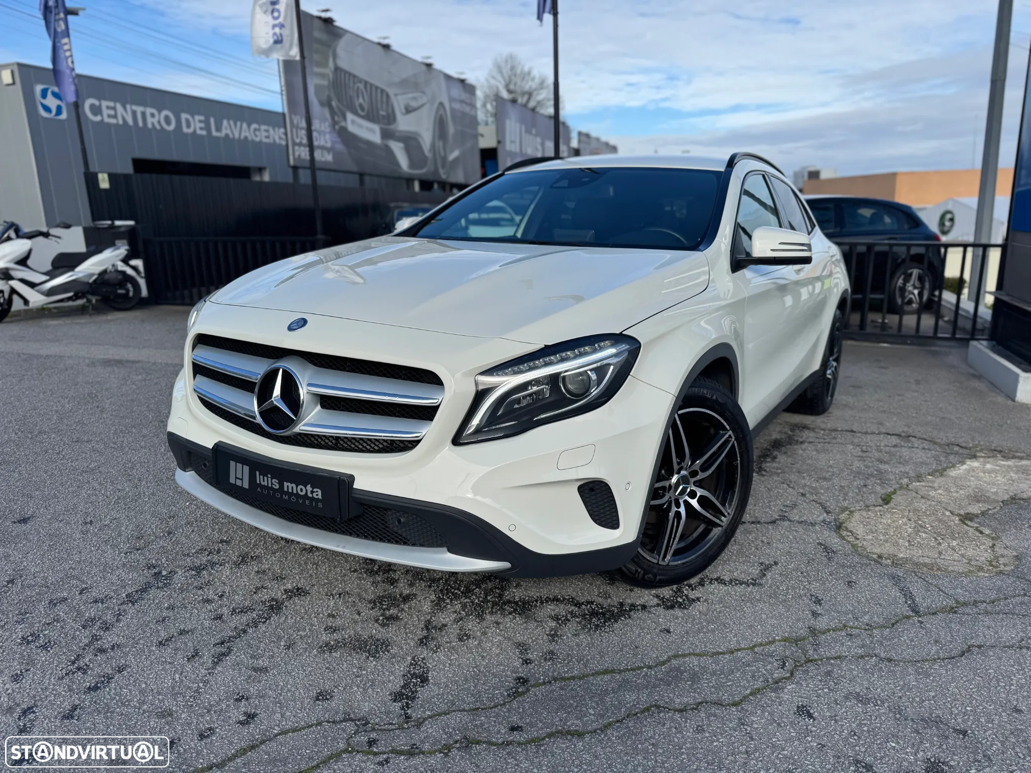Mercedes-Benz GLA 200 d Activity Edition - 11