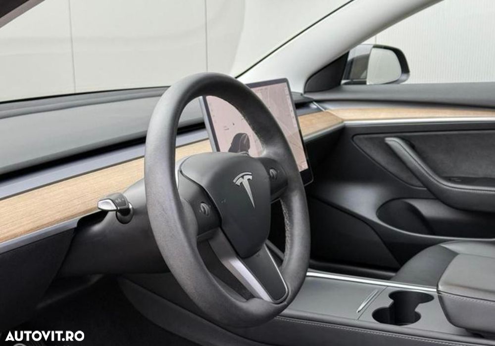 Tesla Model 3 Standard - 9