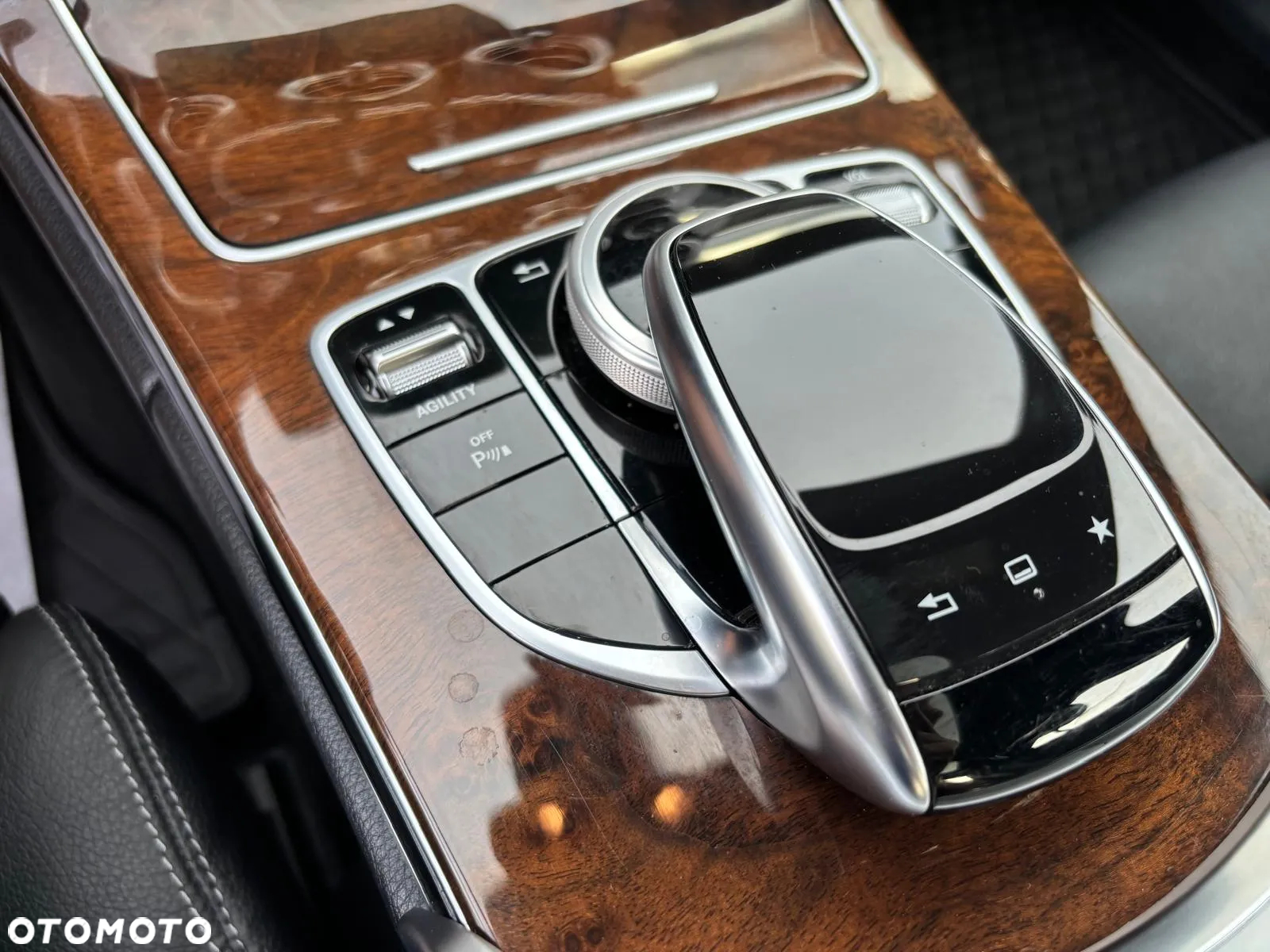 Mercedes-Benz Klasa C 400 4Matic 7G-TRONIC AMG Line - 15