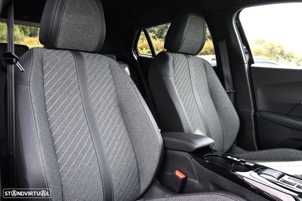 Peugeot 2008 1.2 Hybrid Allure e-DCS6 - 13