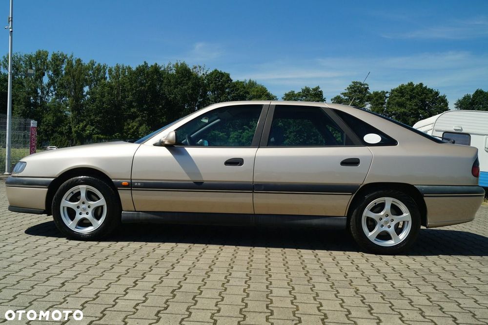 Renault Safrane - 11