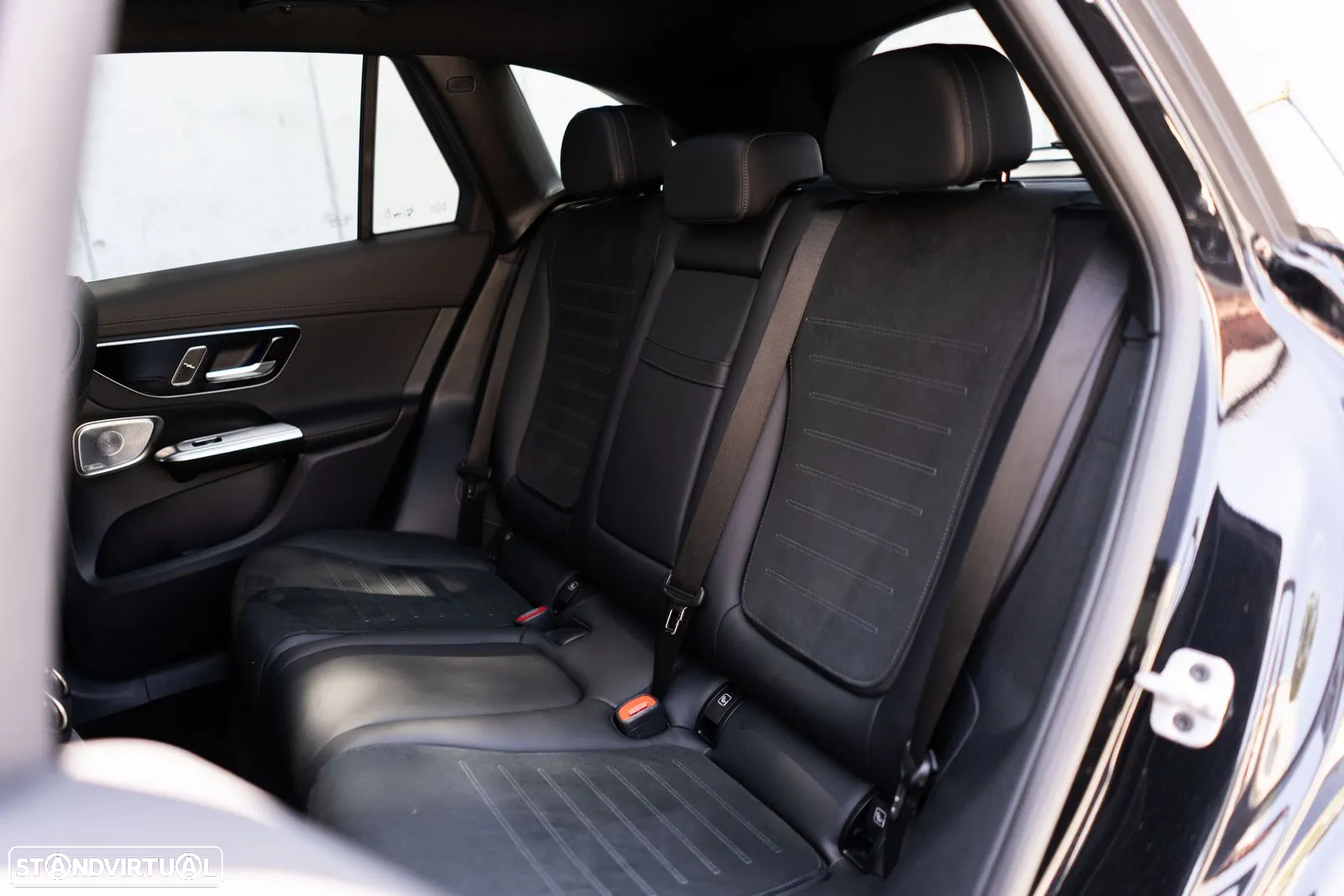 Mercedes-Benz GLC 300 e 4Matic - 35
