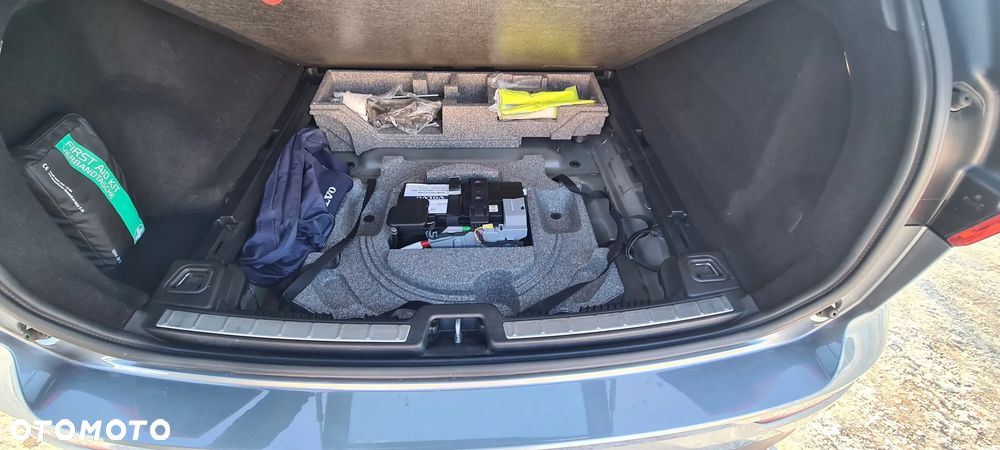 Volvo XC 60 D4 Momentum - 12