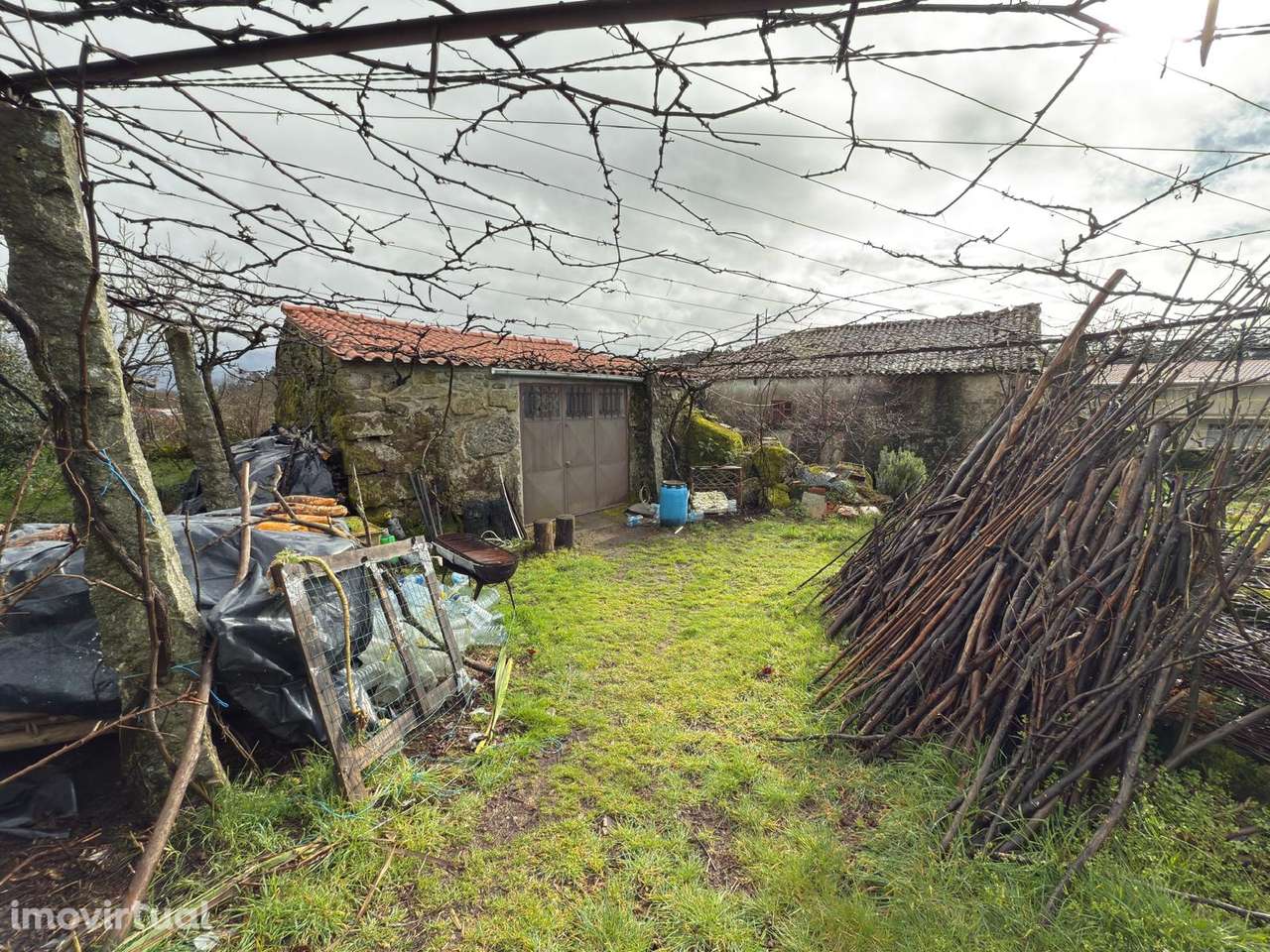 Moradia para Restaurar T2 Venda em Ribeira do Neiva,Vila Verde - Grande imagem: 3/17