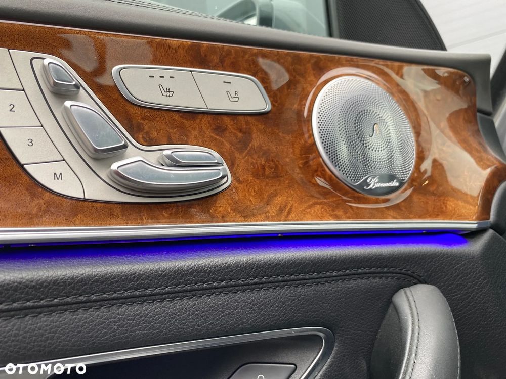 Mercedes-Benz Klasa E 300 9G-TRONIC - 18